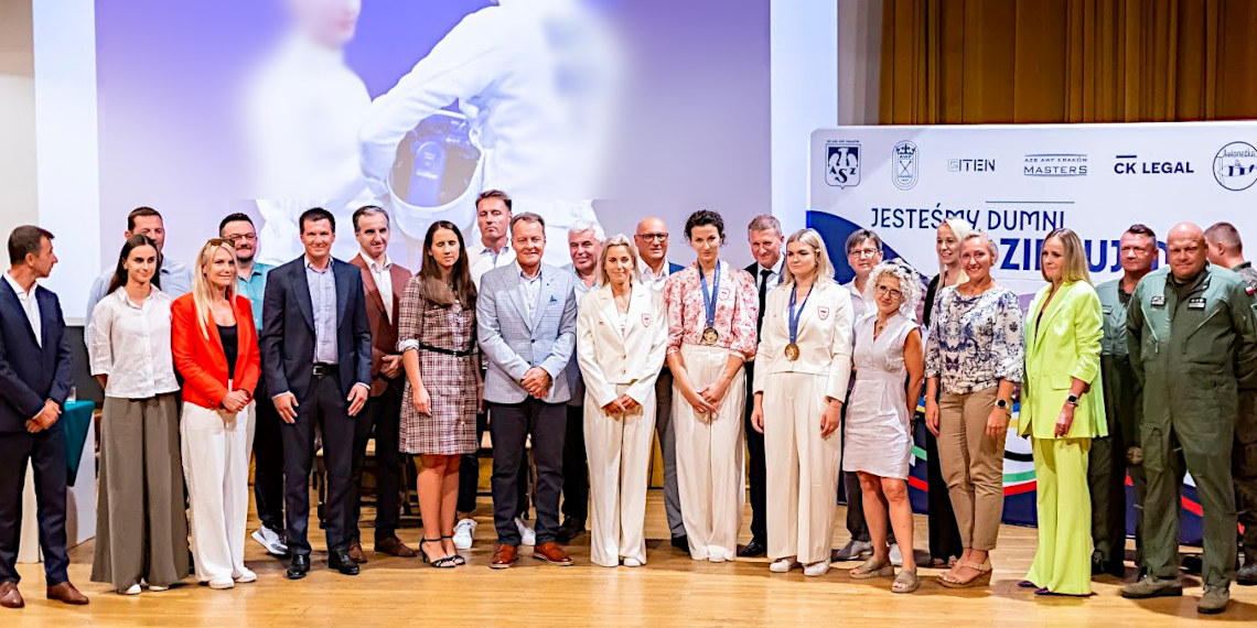  Olimpijki AZS AWF Kraków oraz ich trenerzy Olimpijki AZS AWF Kraków oraz ich trenerzy 