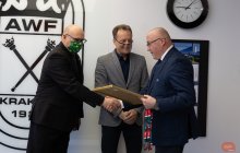 statuetka-amp-2021-09